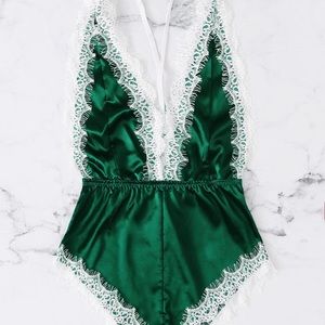 Green lace nighty